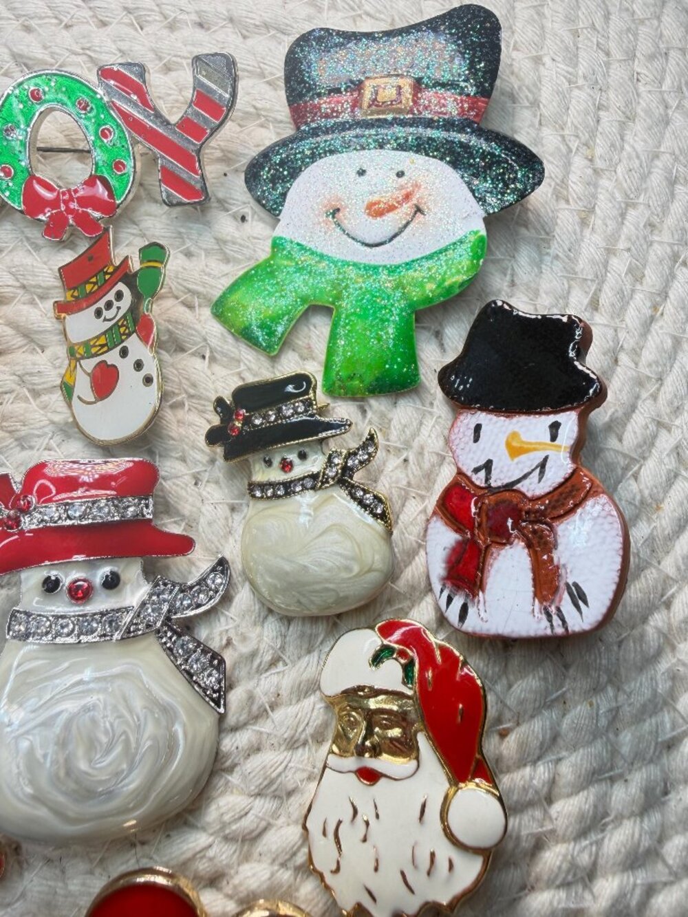 Santa Christmas Brooch Lot of 11 Snowman Angel Red White Holiday Pins - Picture 4 of 12